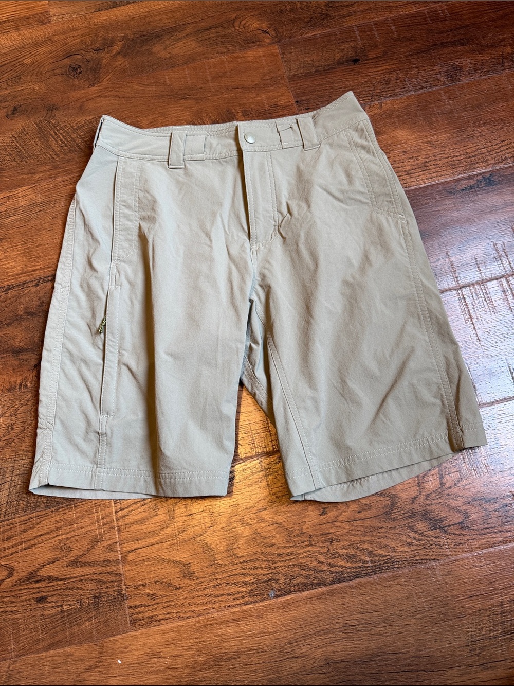 Men’s REI CO-OP brand sportsman shorts in size 32 waist.